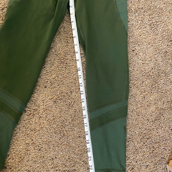 Old Navy Active Leggings - Picture 2 of 3